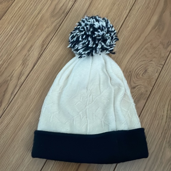 New Era New England Patriots ladies toque - Picture 2 of 3